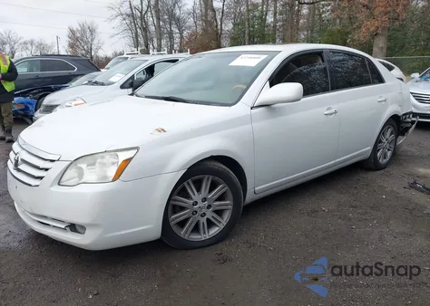 2005 Toyota Avalon Limited z USA, uszkodzony, nr VIN 4T1BK36B15U057235